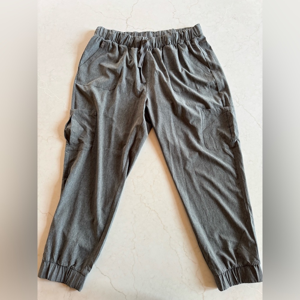 Women’s Lululemon Jogger Pants in Grey - Size 2XL